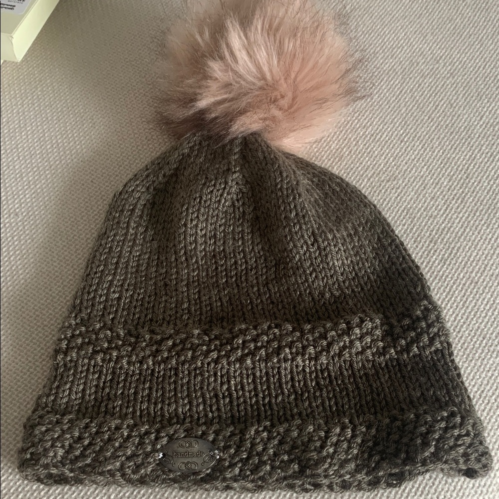 Cozy Knit Pom-Pom Beanie